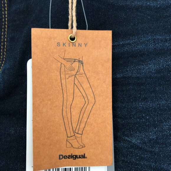 Desigual Women's Dark Wash Skinny Jeans Size 32W - Stylish & Comfortable Fit NWT - Picture 8 of 10